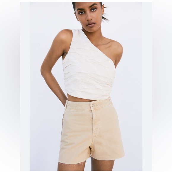 Zara Shorts High Rise Seamless Women’s Size 6 Ivory Stretch NWT Casual - Picture 1 of 15